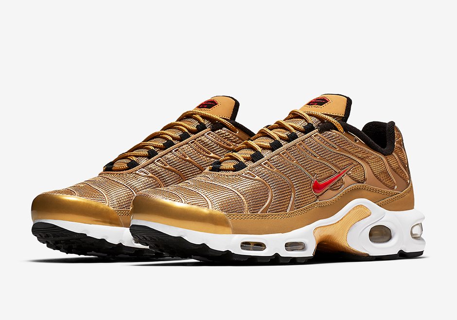 Nike Air Max Plus "Metallic Gold"