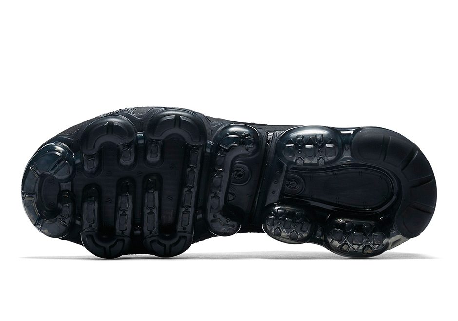 Nike Air VaporMax "Triple Black"