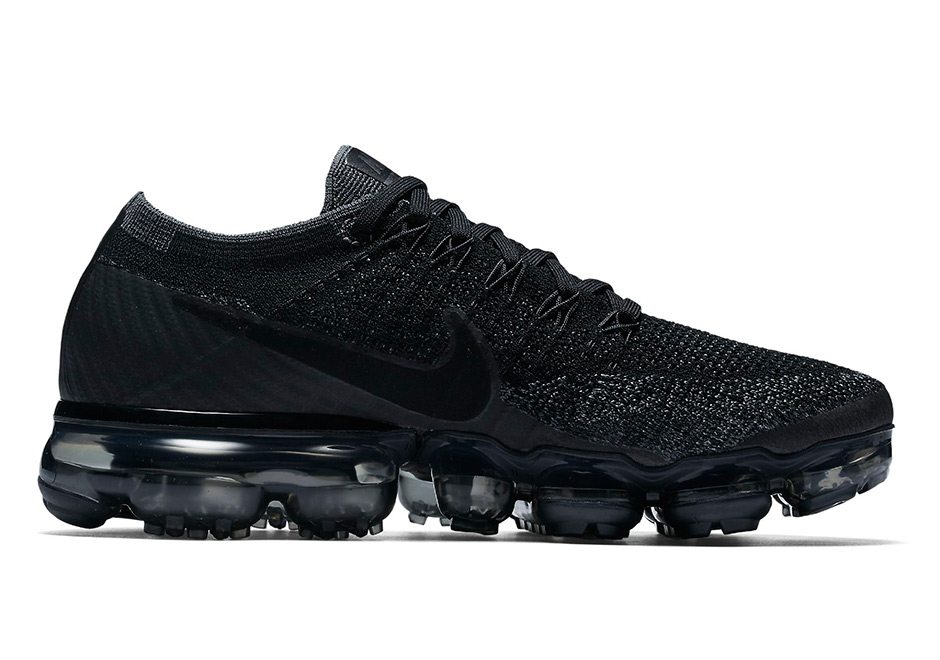 Nike Air VaporMax "Triple Black"