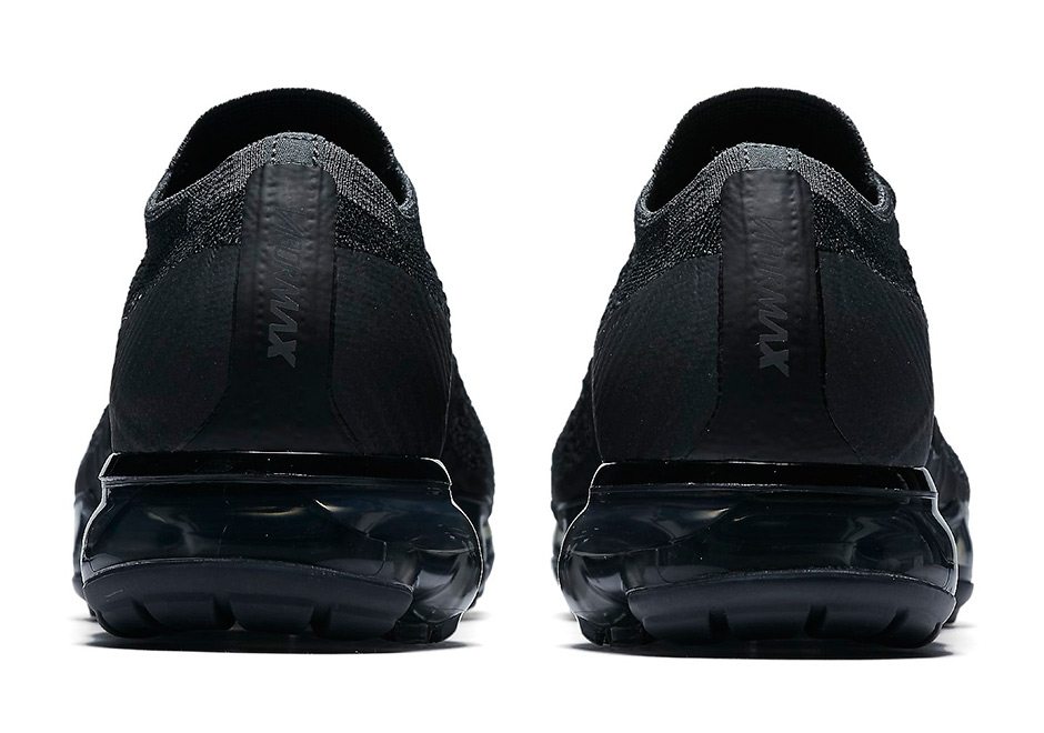 Nike Air VaporMax "Triple Black"