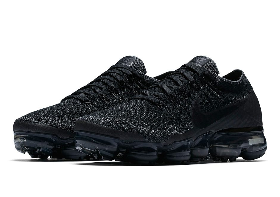 Nike Air VaporMax "Triple Black"