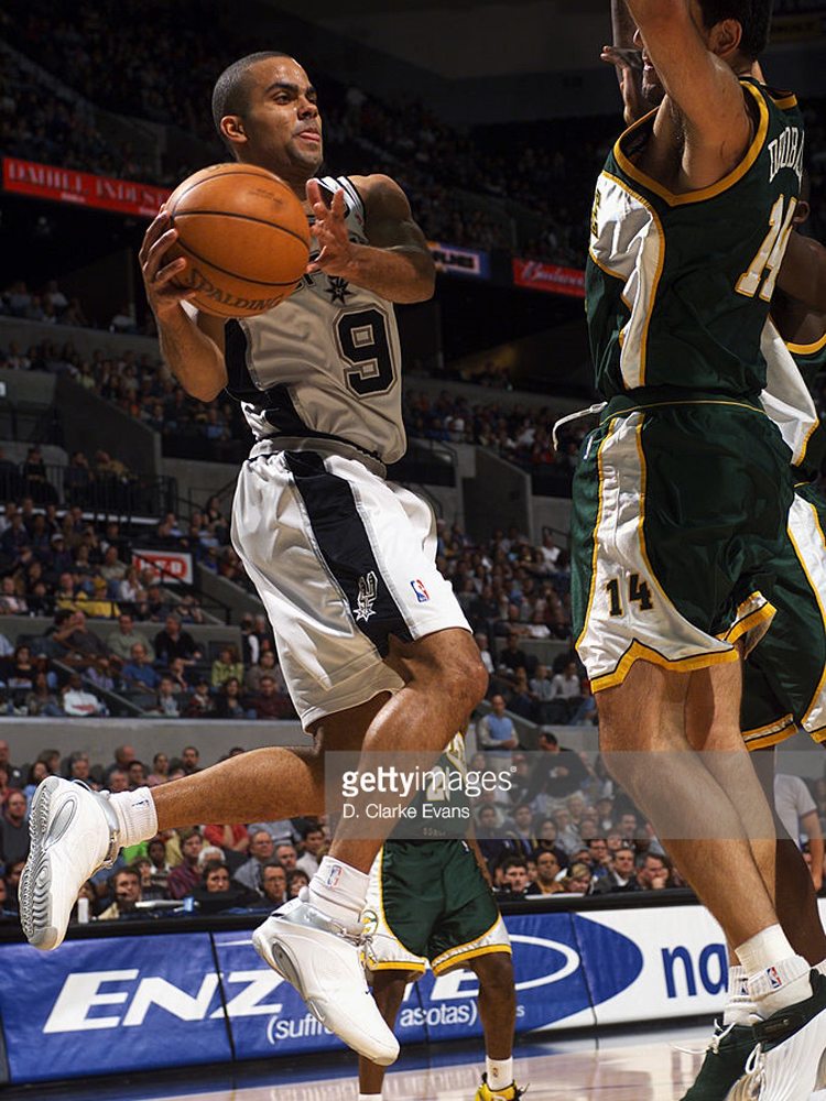 Tony Parker in the Nike Zoom Flight Turbine