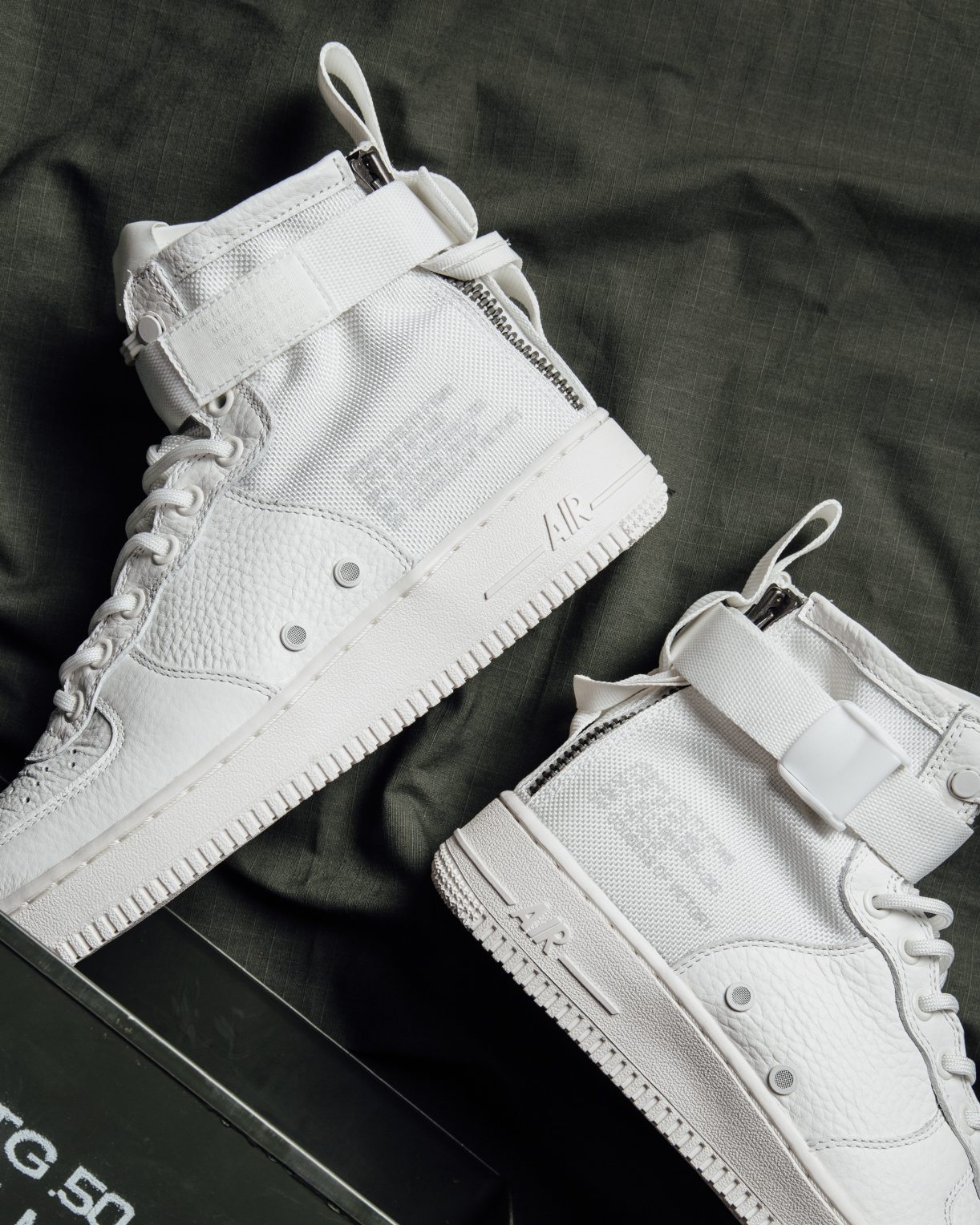 Nike SF Air Force 1 Mid "Triple Ivory"