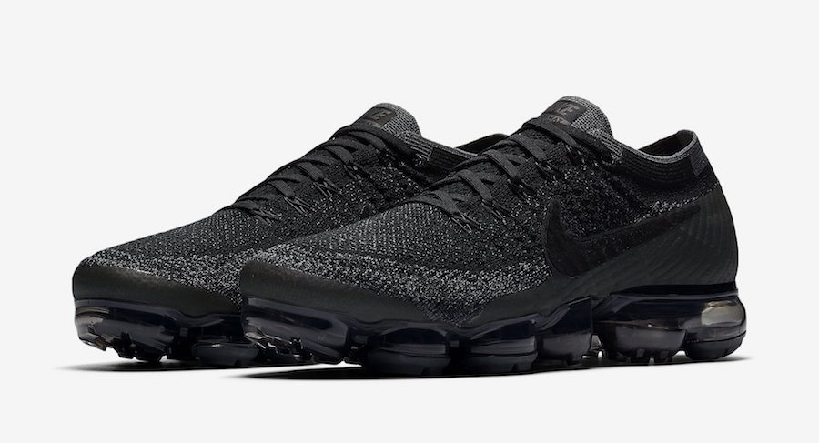 Nike Air VaporMax "Triple Black"