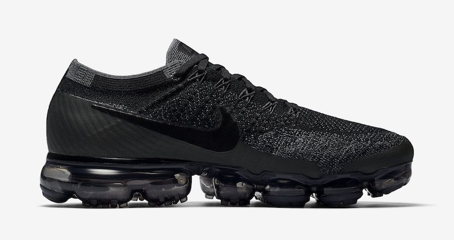 Nike Air VaporMax "Triple Black"