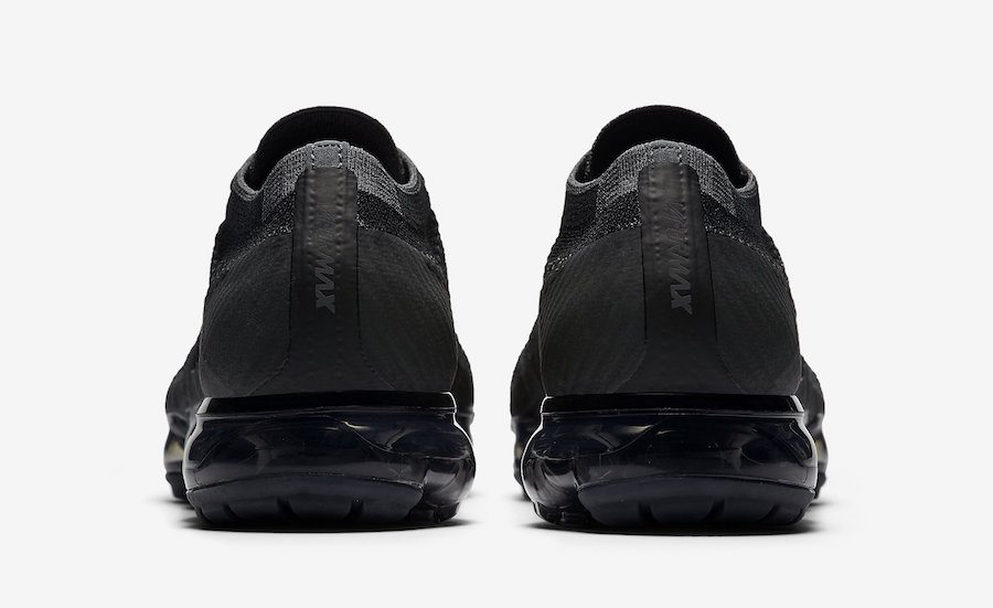 Nike Air VaporMax "Triple Black"