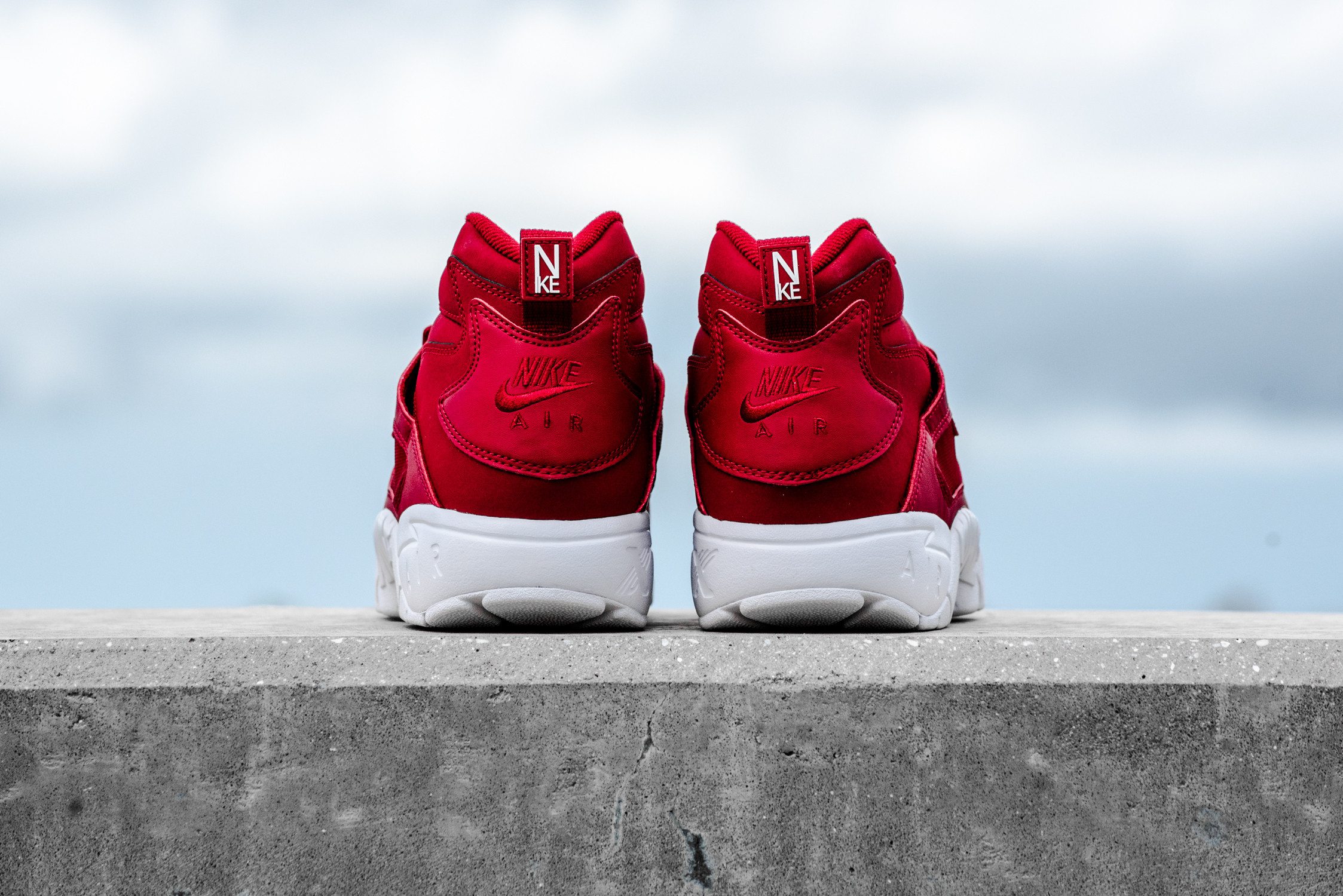 Nike Air Diamond Turf "Gym Red"