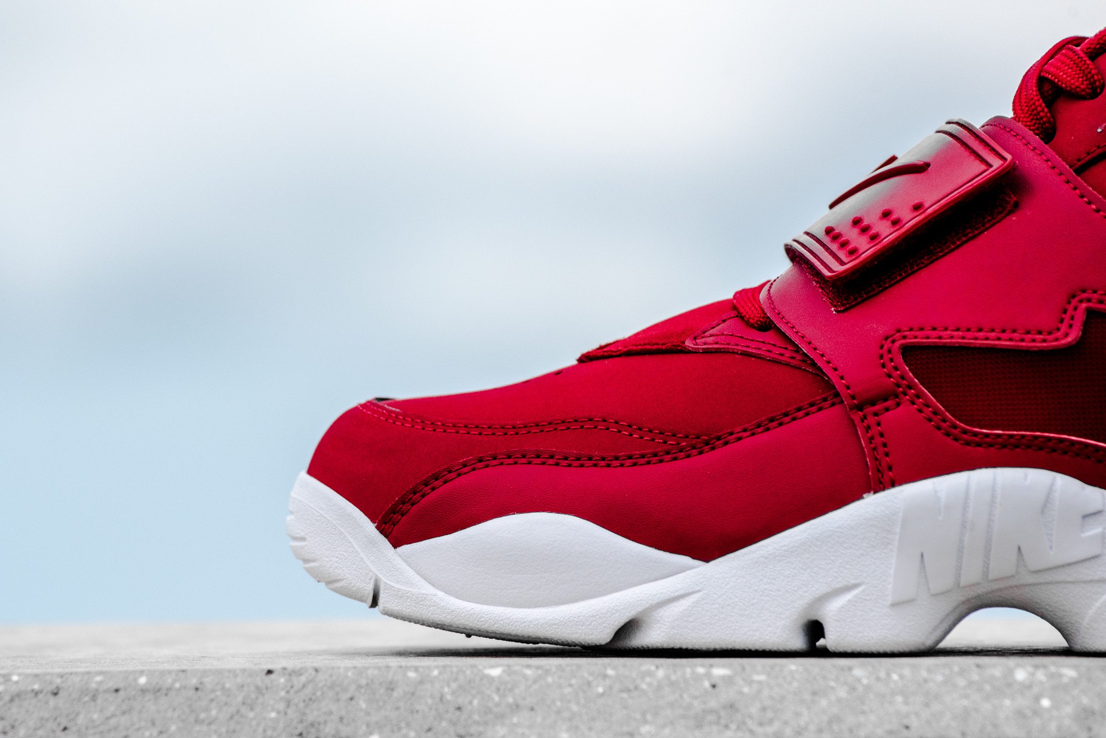 Nike Air Diamond Turf "Gym Red"