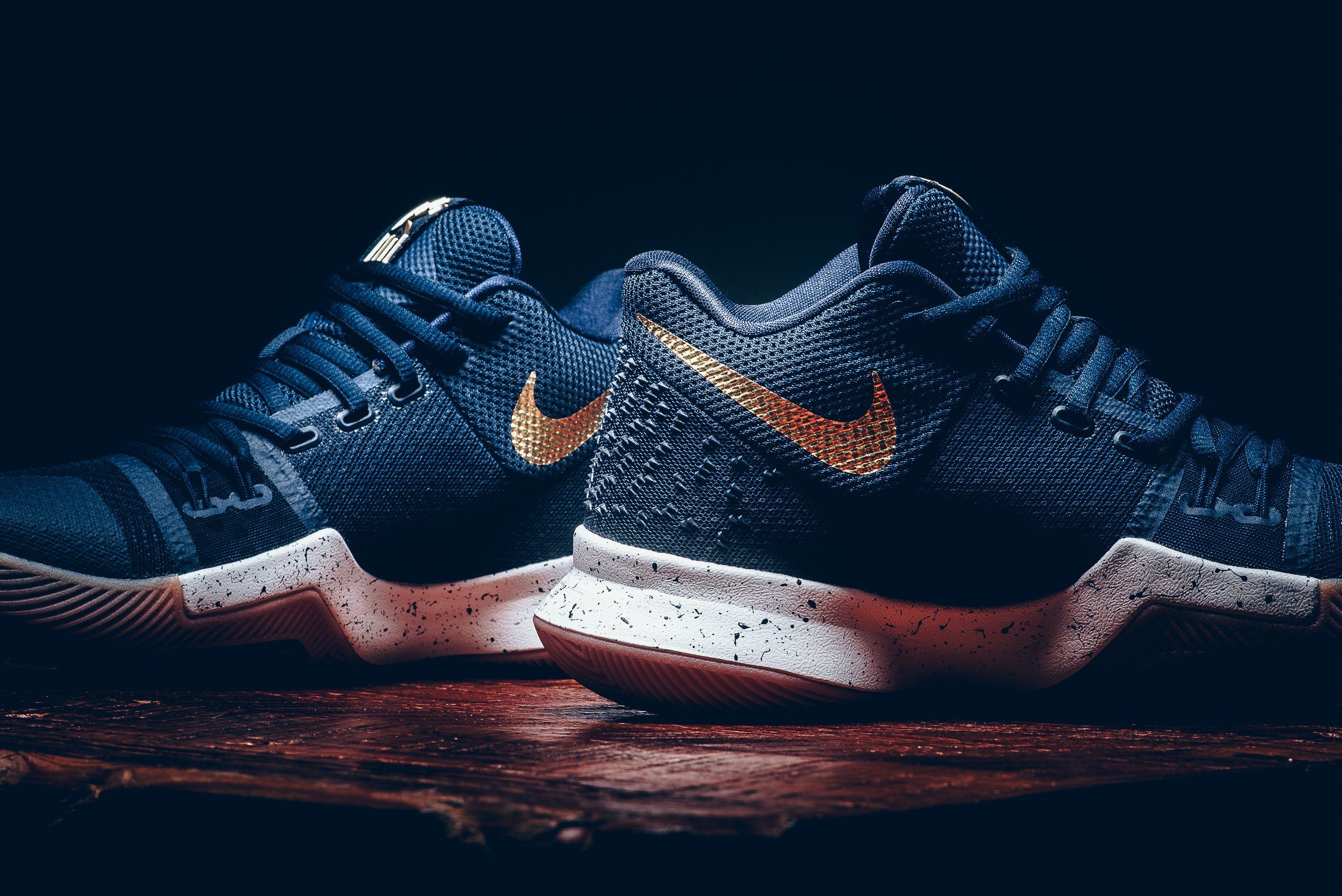 Nike Kyrie 3 Obsidian/Metallic Gold