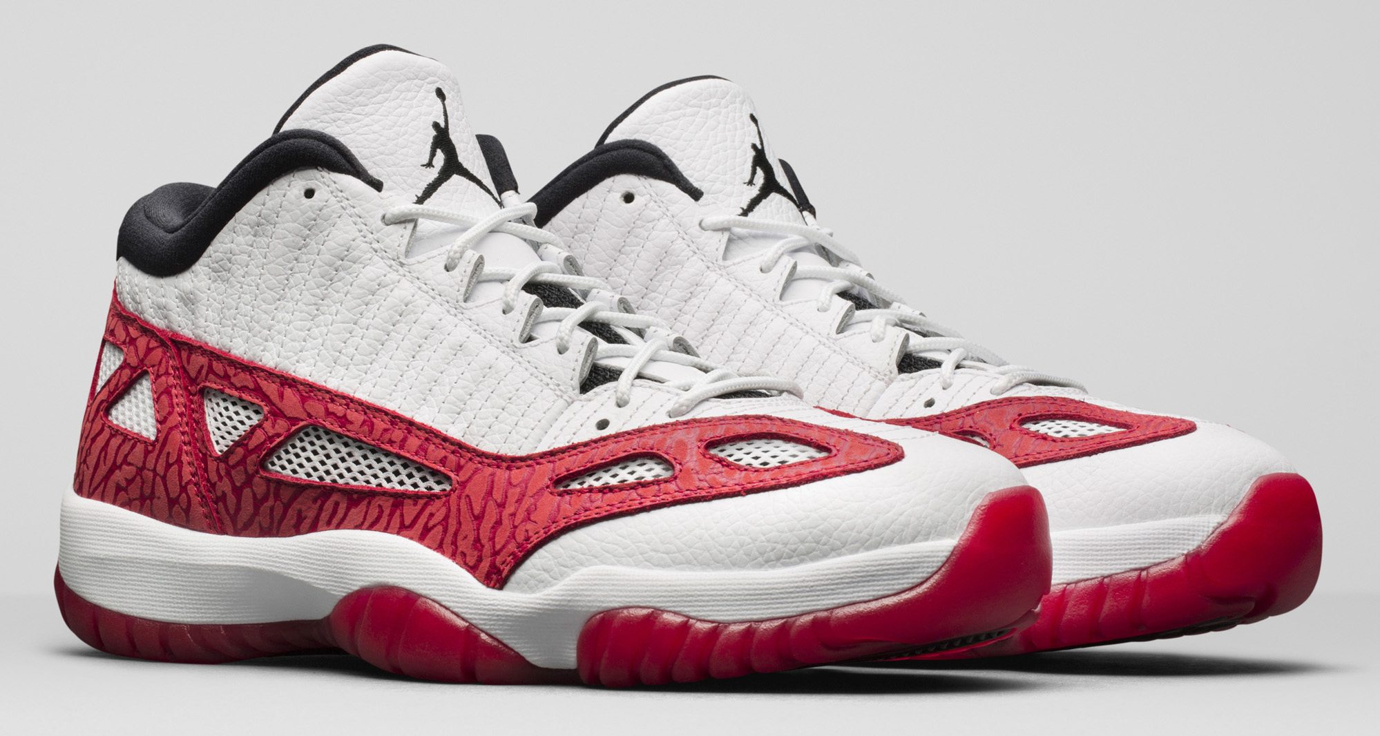 Air Jordan 11 Low IE "Fire Red"