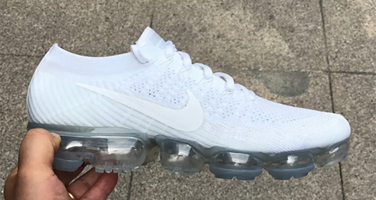 Nike Air VaporMax "Triple White"