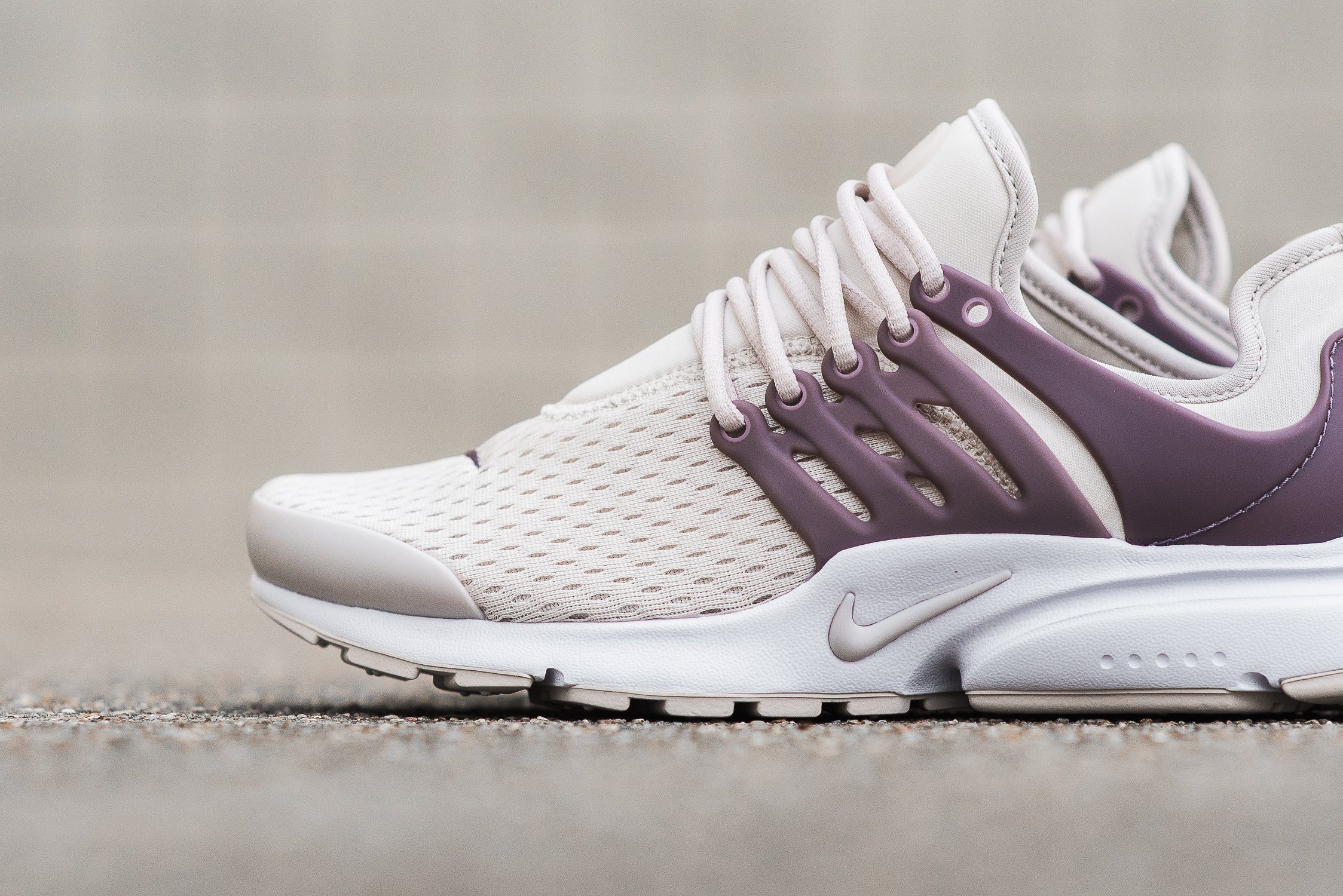 Nike Air Presto "Light Orewood Brown"