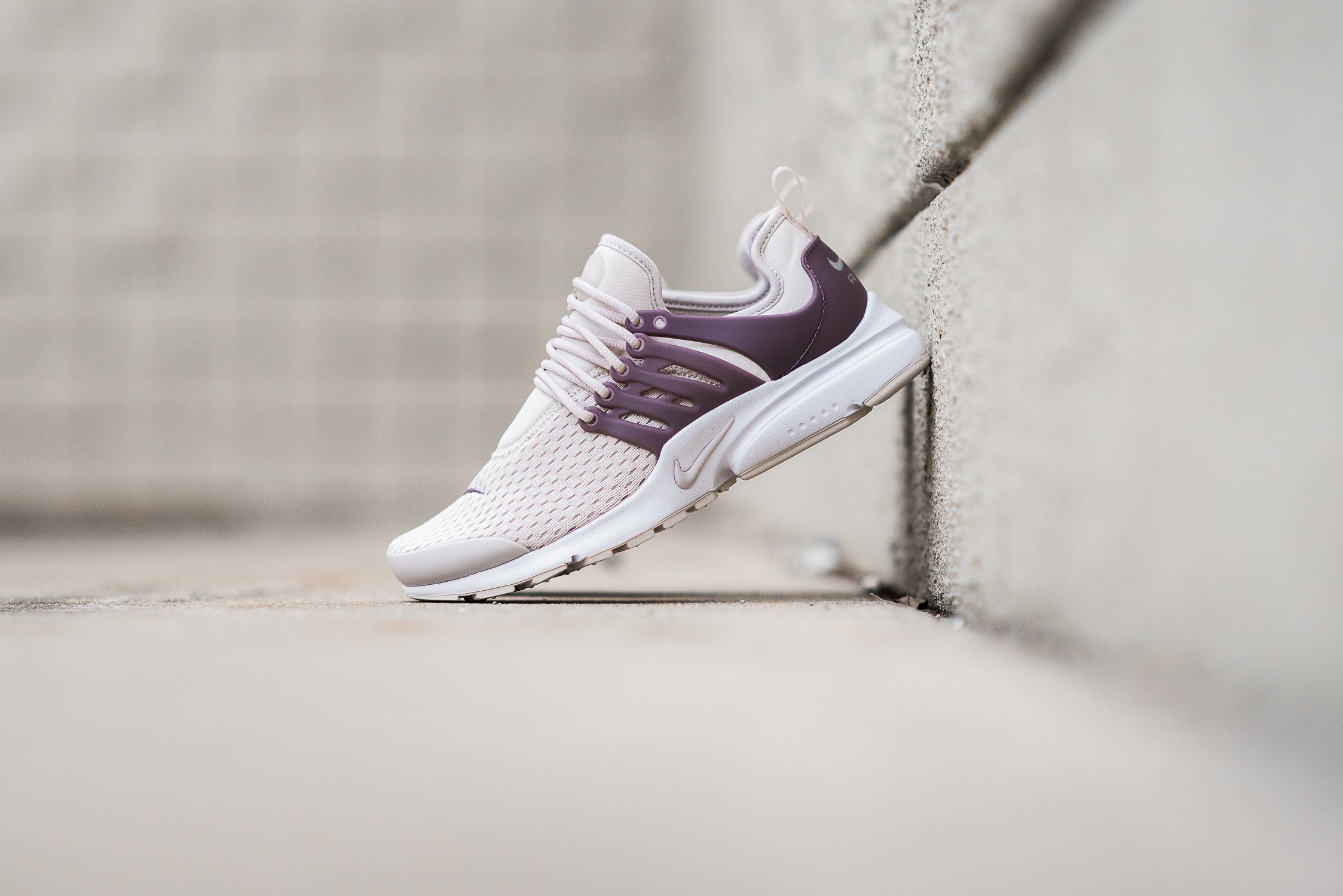 Nike Air Presto "Light Orewood Brown"