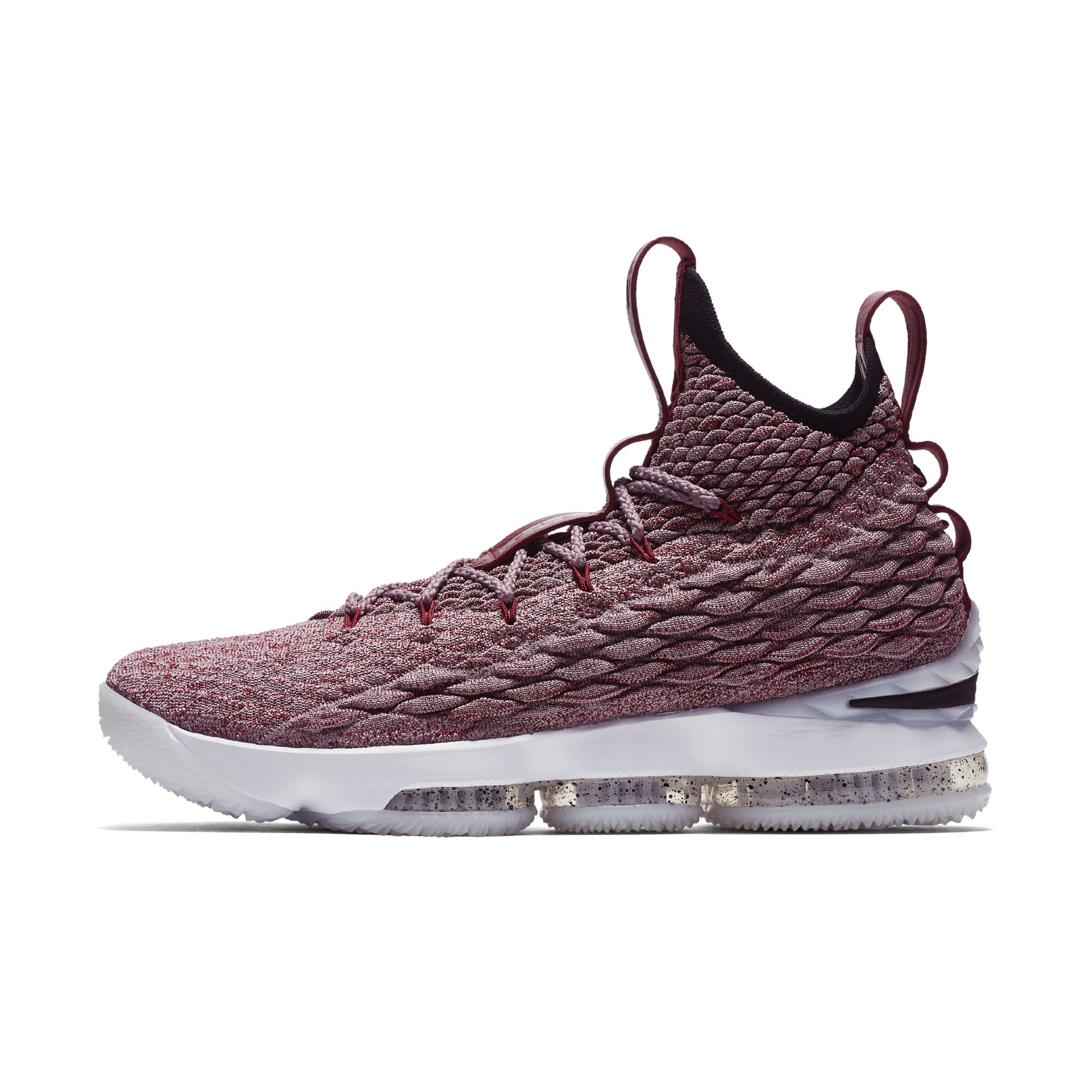 Nike LeBron 15 