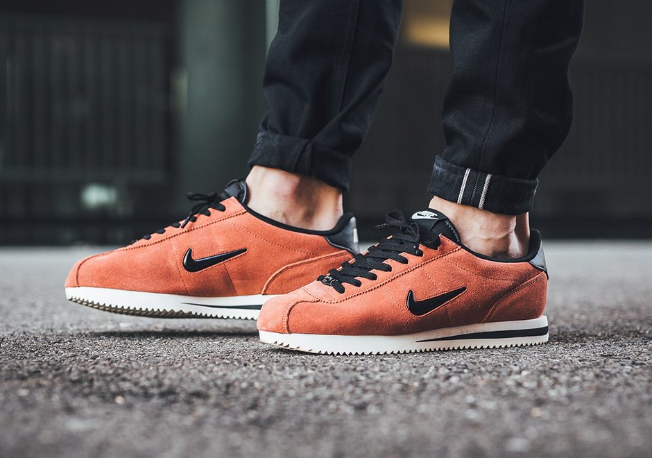 Nike Cortez Jewel "Dusty Peach"