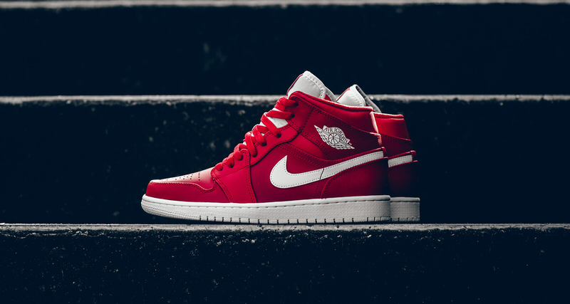 Air Jordan 1 Mid "Gym Red"