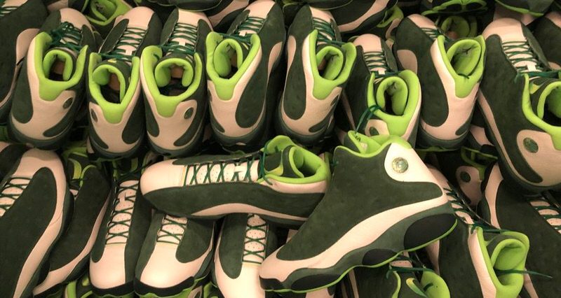 Air Jordan 13 Oregon PE