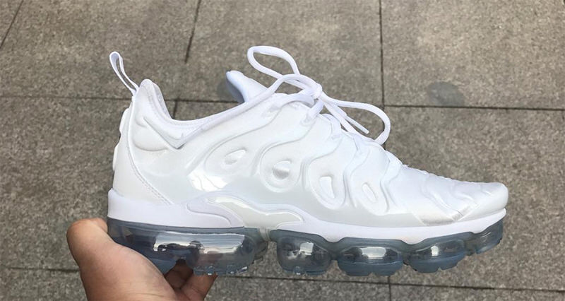 Nike Air VaporMax Plus "Triple White"