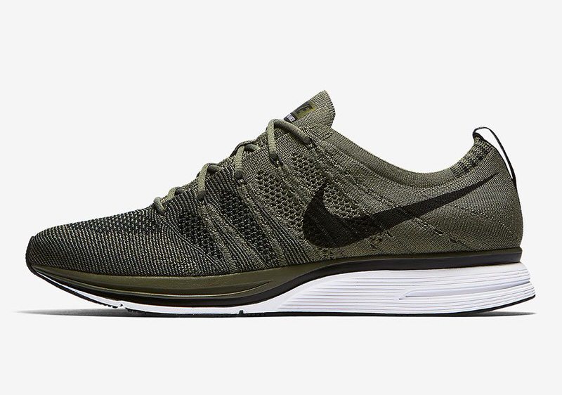 Nike Flyknit Trainer "Medium Olive"