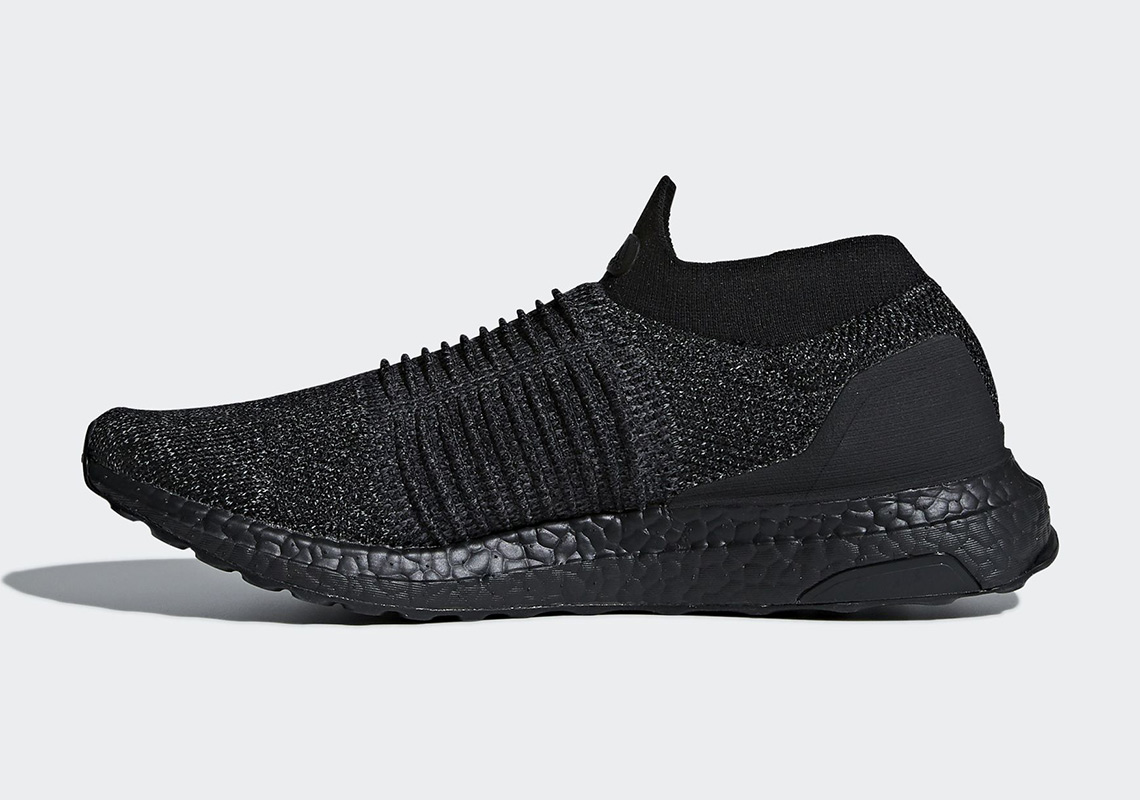 adidas Ultra Boost Laceless "Triple Black"