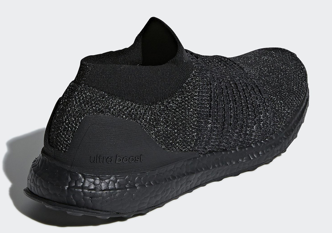 adidas Ultra Boost Laceless "Triple Black"