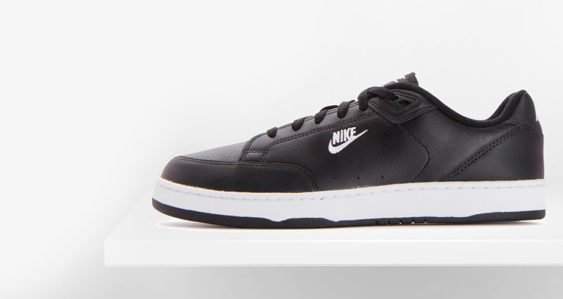 Nike Grandstand II