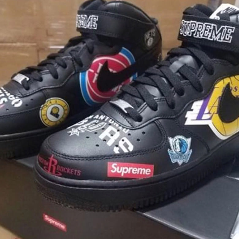 Supreme x Nike Air Force 1 Mid 