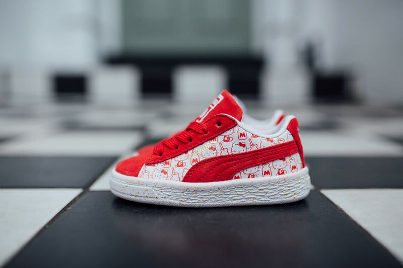 Hello Kitty x Puma Suede