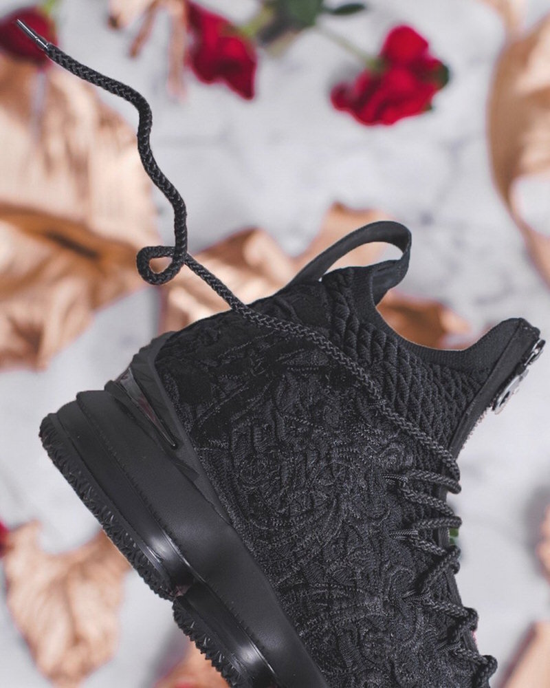 KITH x Nike LeBron 15 "Long Live The King"