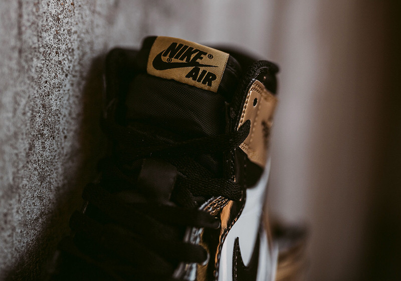 Air Jordan 1 "Gold Toe"