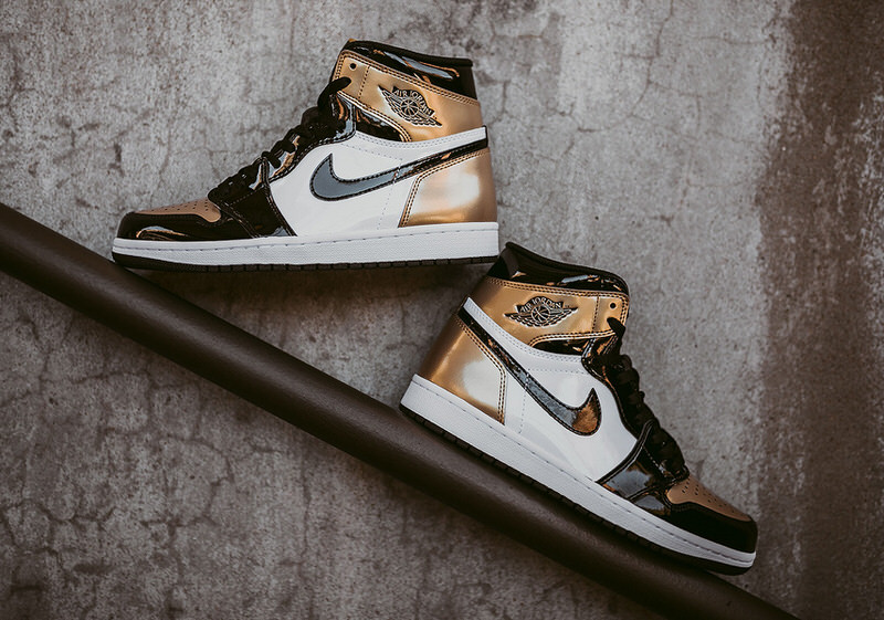 Air Jordan 1 "Gold Toe"