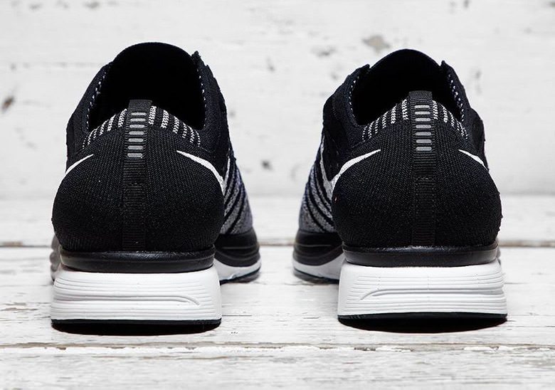 Nike Flyknit Trainer Black/White