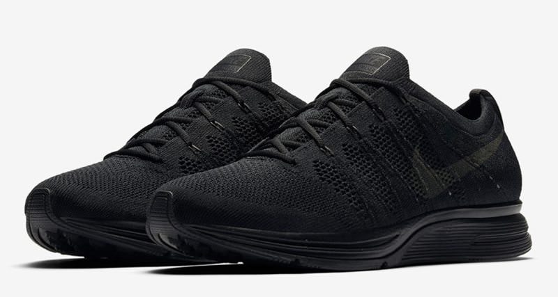 Nike Flyknit Trainer "Triple Black"