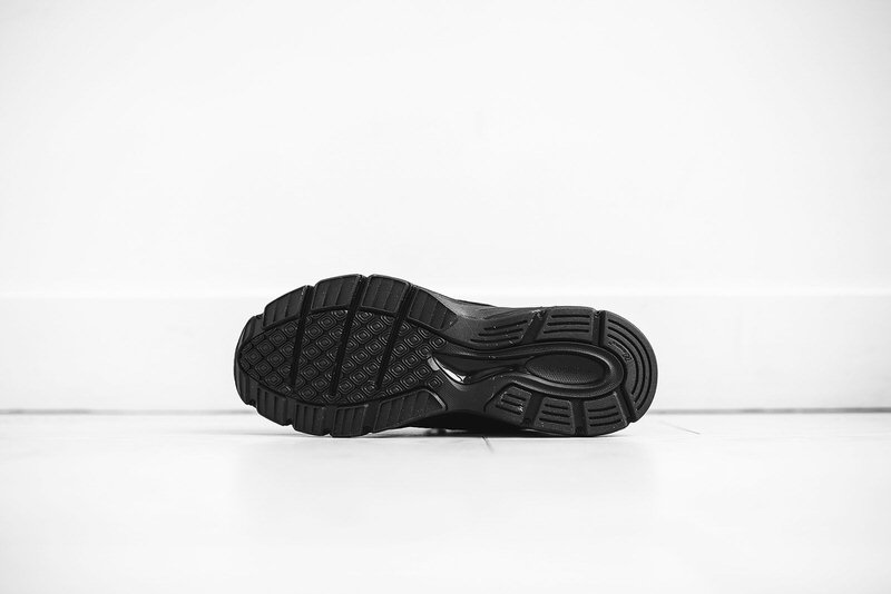 New Balance M990 "Triple Black"