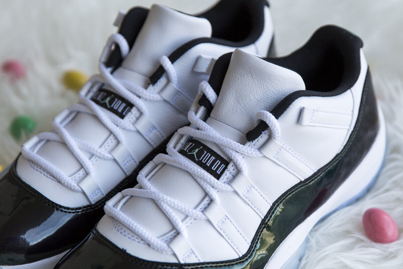 Air Jordan 11 Low "Easter"