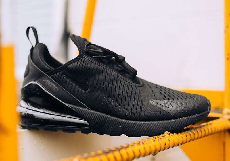 Nike Air Max 270 "Triple Black"