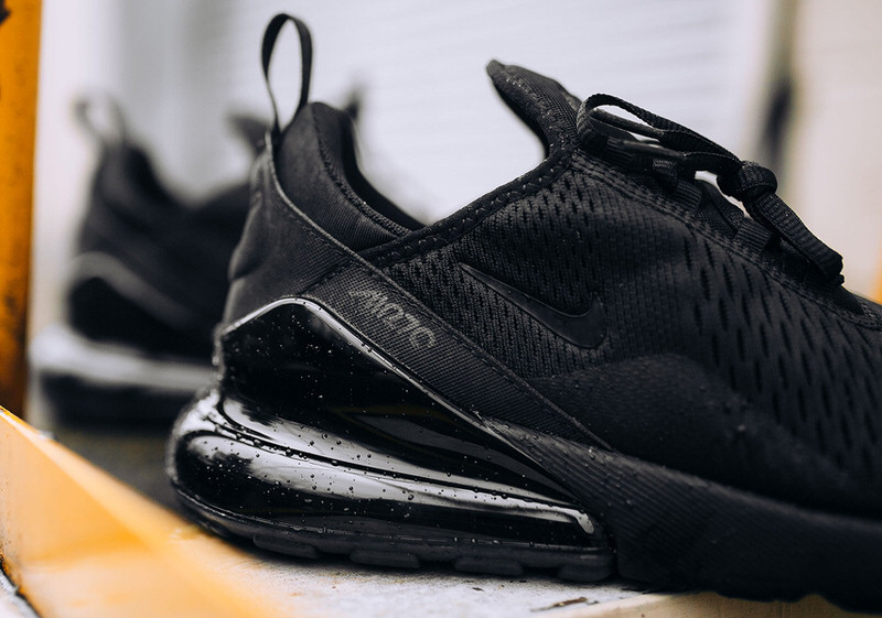 Nike Air Max 270 "Triple Black"