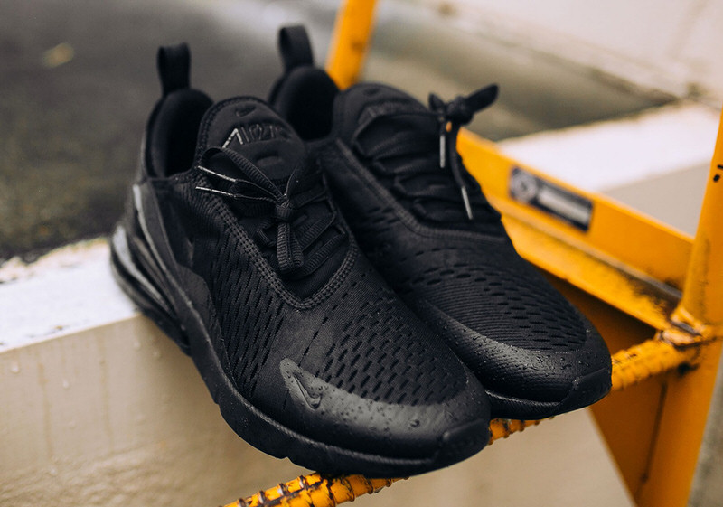 Nike Air Max 270 "Triple Black"