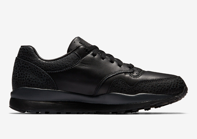 Nike Air Safari "Triple Black"