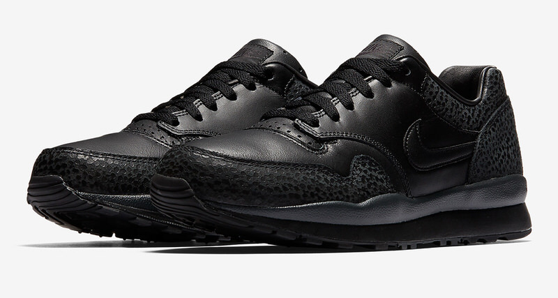 Nike Air Safari "Triple Black"