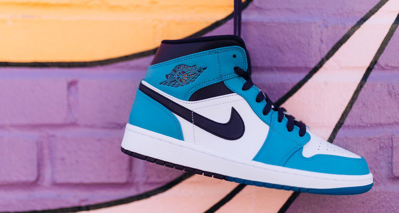 Air Jordan 1 Mid "Hornets"