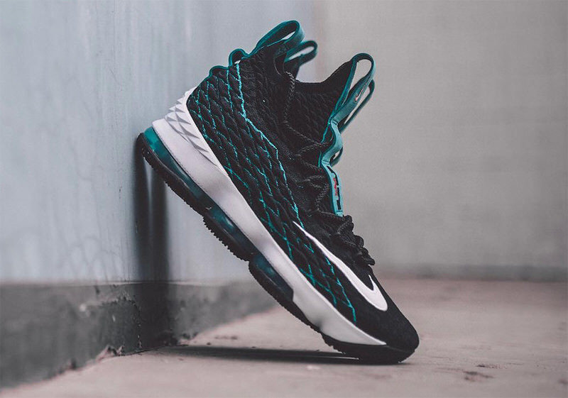 Nike LeBron 15 "Griffey"