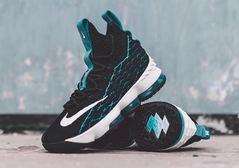 Nike LeBron 15 "Griffey"