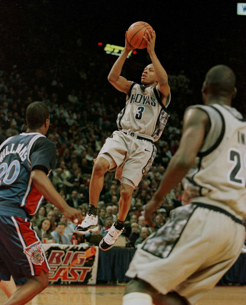 Allen Iverson in Air Jordan 11 "Concord"