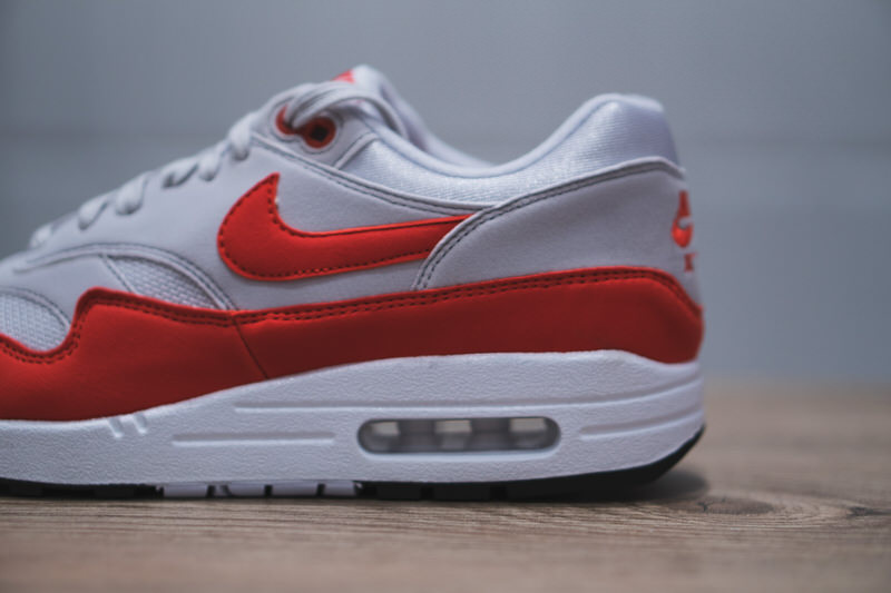 Nike Air Max 1 "Habanero Red"