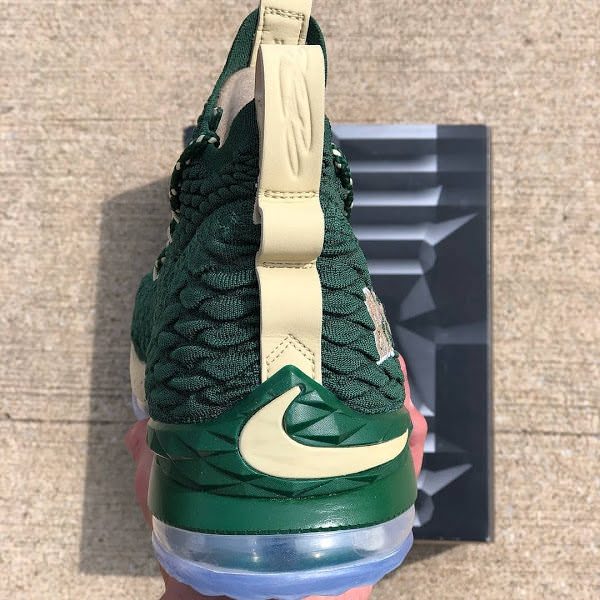 Nike LeBron 15 "SVSM" PE