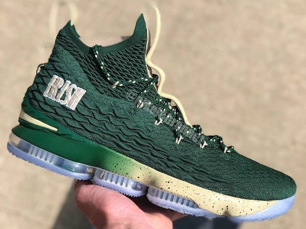 Nike LeBron 15 "SVSM" PE