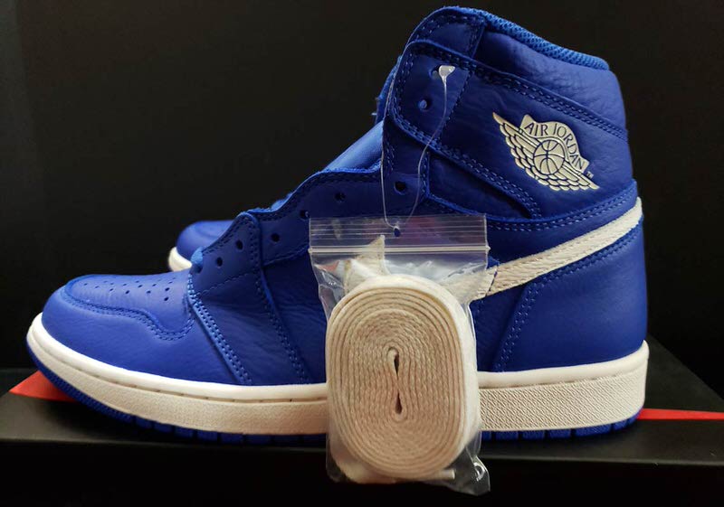 Air Jordan 1 "Hyper Royal"