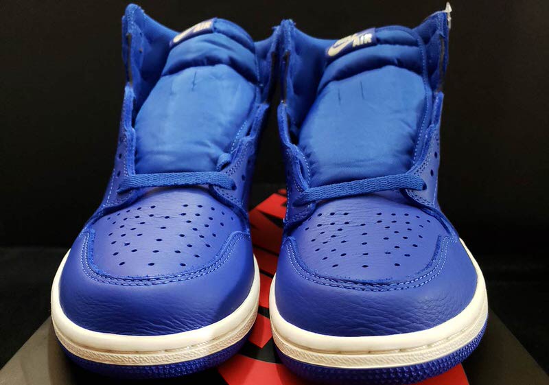 Air Jordan 1 "Hyper Royal"