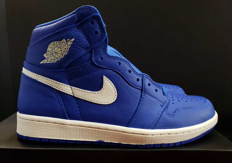 Air Jordan 1 "Hyper Royal"